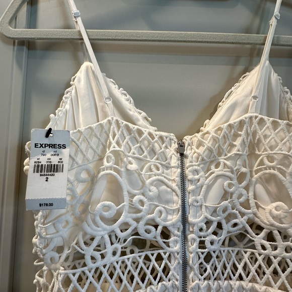Express: lace spaghetti strapped dress - Picture 4 of 6